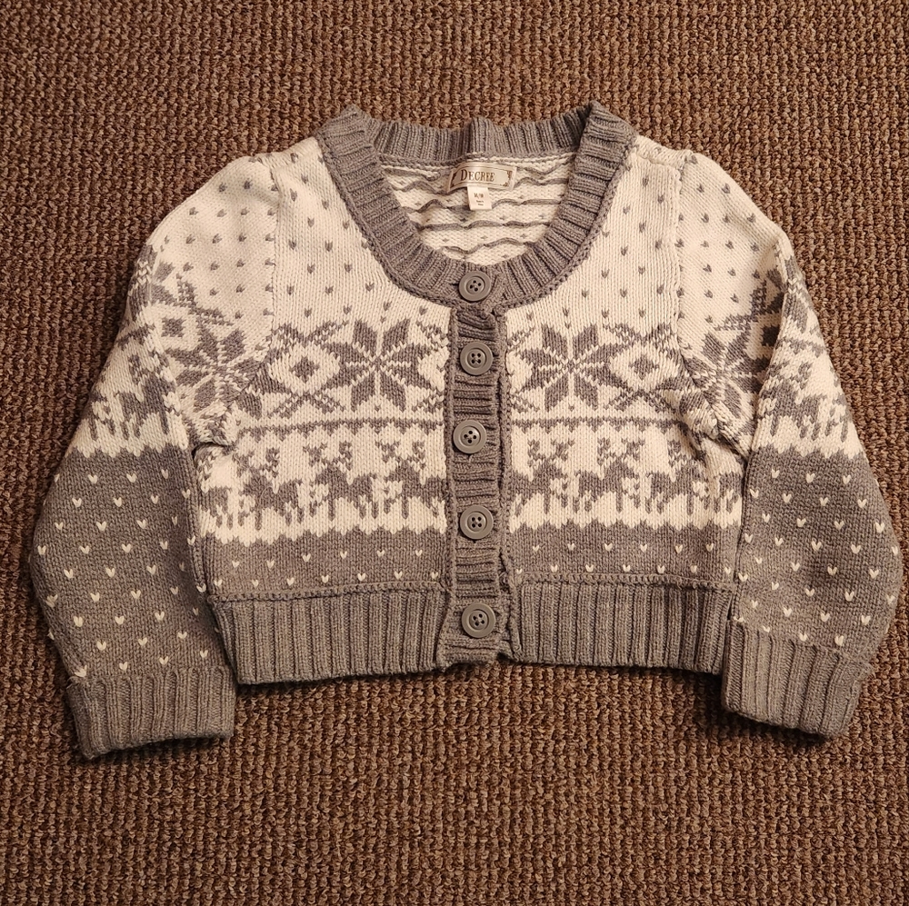 Decree Knit Button Cardigan Sweater Deer Reindeer Snowflake Gray White Medium